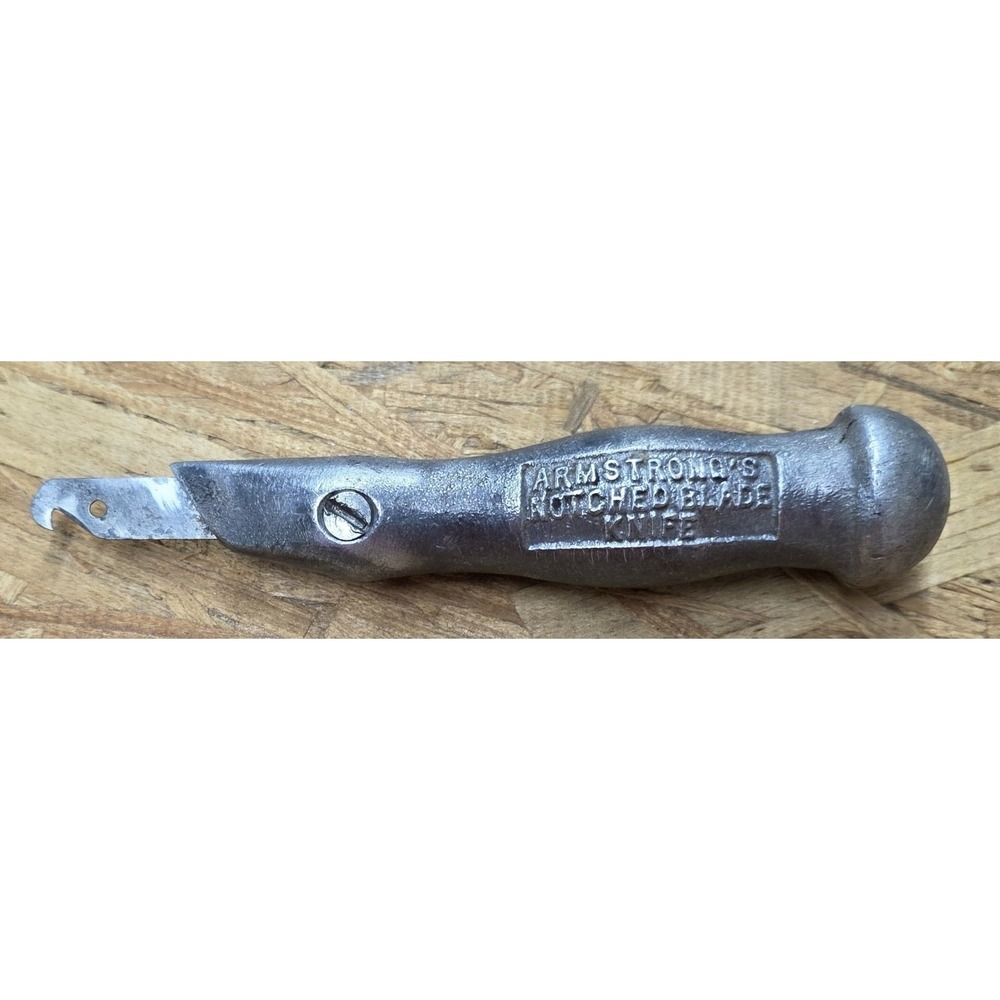 Vintage ARMSTRONG NOTCHED ANGLED BLADE Utility KNIFE